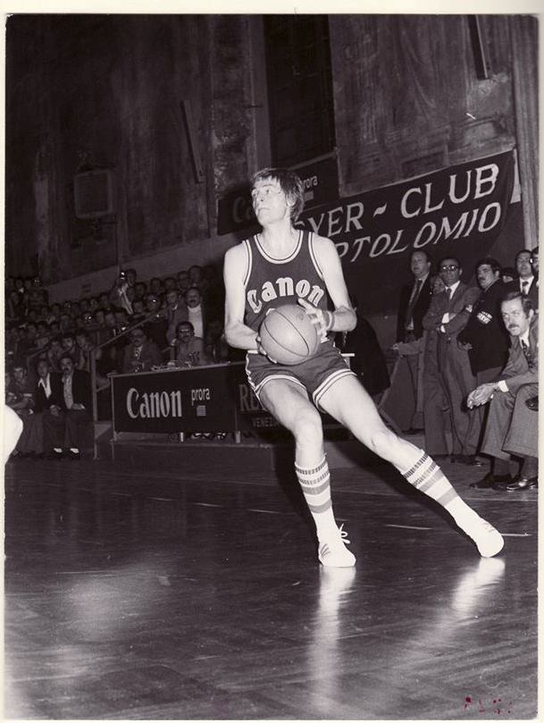 12782016_1681414225475335_127898104_n