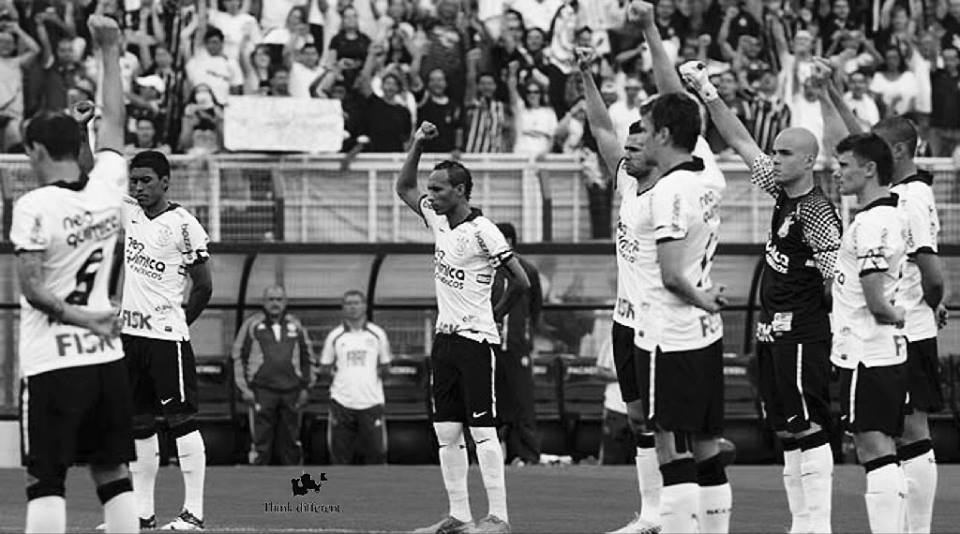 Saluto del Corinthias a Socrates